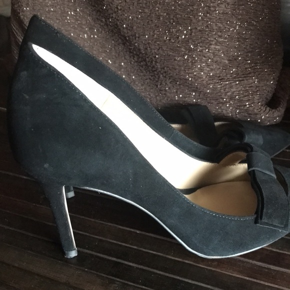 🚨B2G1 ANN TAYLOR Black Suede Leather Bow Top Pumps